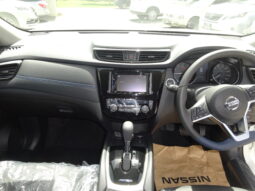 Nissan X-Trail Hybrid full